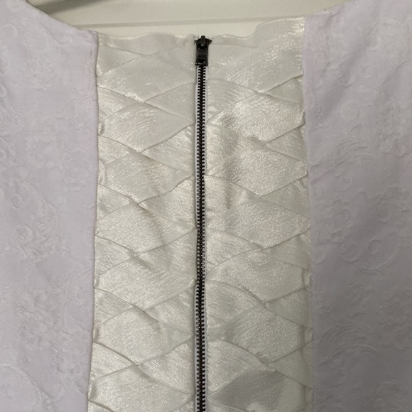 White top - Picture 3 of 4